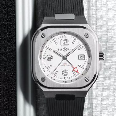 Bell & Ross BR 05 GMT automatic white dial rubber strap 41 mm