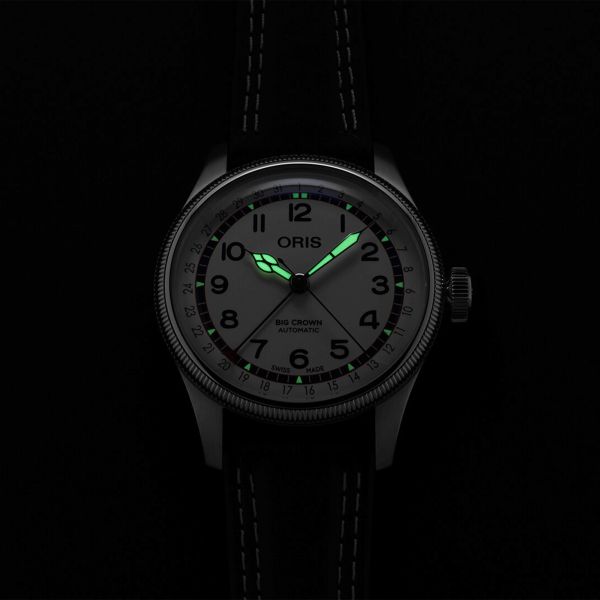 Montre Oris Big Crown Pointer Date Hank Aaron automatique cadran blanc bracelet cuir 40 mm