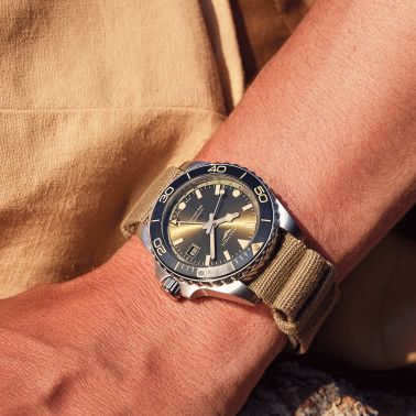 Montre Longines Hydroconquest GMT automatique cadran vert bracelet tissu vert 41 mm L3.790.4.06.2