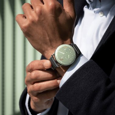 Montre Ressence Type 3 EE titane automatique cadran vert "Eucalyptus" bracelet cuir gris 44 mm