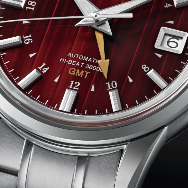Montre Grand Seiko Elegance Hi-Beat 36000 GMT "Yuka Momiji" cadran rouge bracelet acier 39,5 mm