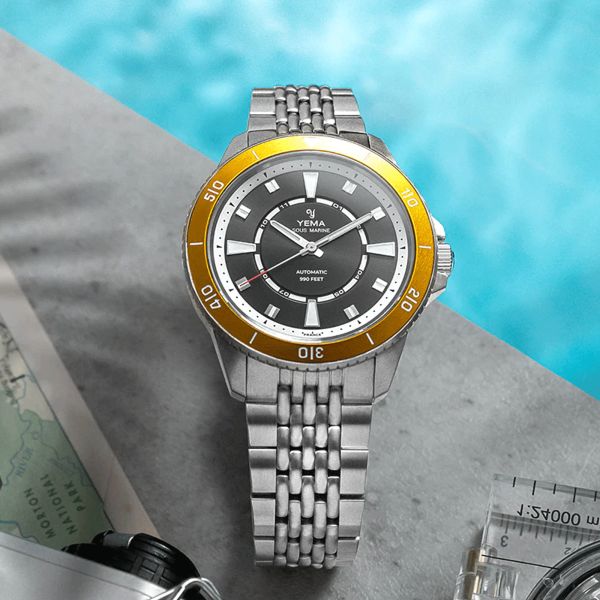 Yema Sous-Marine automatic watch yellow bezel black dial stainless steel bracelet 40.5 mm YSMA23Y-AMS