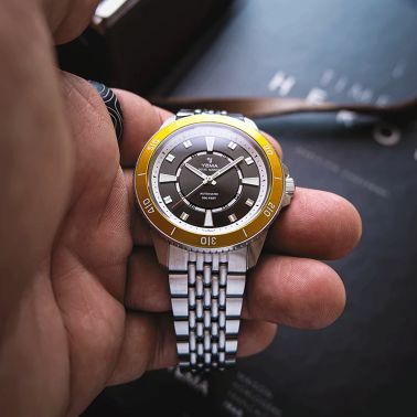 Yema Sous-Marine automatic watch yellow bezel black dial stainless steel bracelet 40.5 mm YSMA23Y-AMS