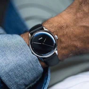 Montre Oris Artelier S automatique cadran noir bracelet cuir noir 38 mm