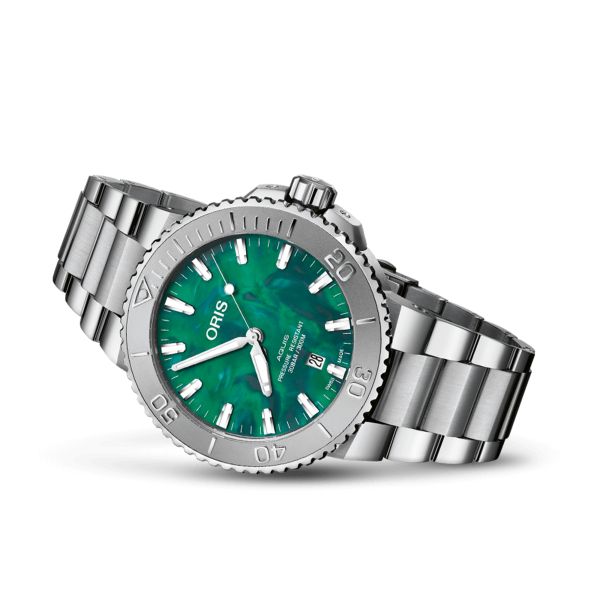 Montre Oris x Bracenet Aquis Date automatique cadran vert bracelet acier 43,5 mm