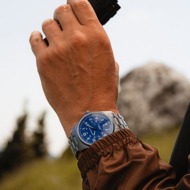 Hamilton Khaki Field Titanium automatic watch blue dial titanium bracelet 42 mm