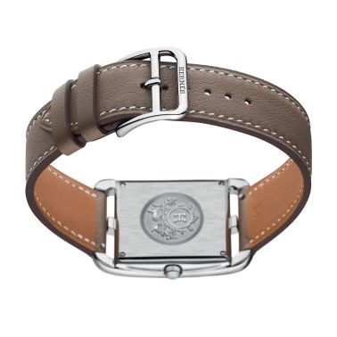 Montre HERMÈS Cape Cod Grand Modèle quartz cadran argenté bracelet cuir taupe 37 mm W043640WW00