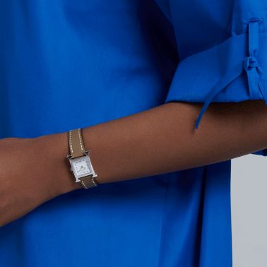 Montre HERMÈS Heure H Mini Modèle quartz cadran blanc bracelet cuir taupe 21 mm W037883WW00