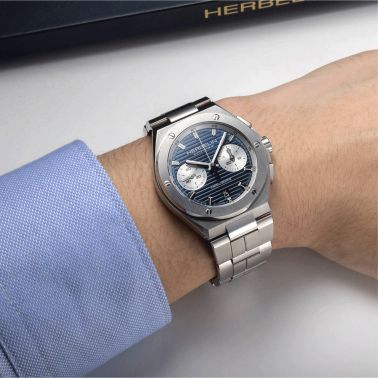 Montre Herbelin Cap Camarat Chronographe Automatique cadran bleu bracelet acier 42 mm