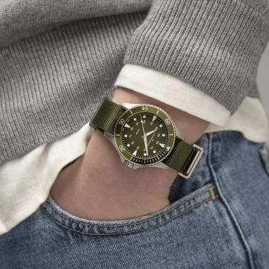 Hamilton Khaki Navy Scuba quartz watch green dial green NATO strap 37 mm H82241961