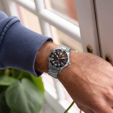 Montre Omega Seamaster Diver 300M "Midsize" quartz 36 mm Full Set 2002