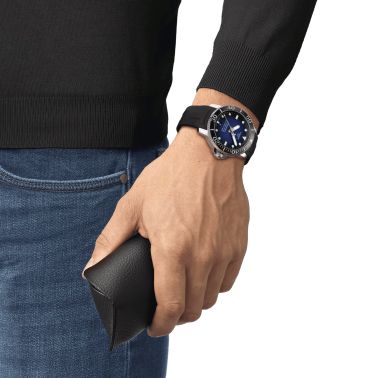 Montre Tissot T-Sport Seastar 1000 Powermatic 80 cadran bleu bracelet caoutchouc noir 43 mm T120.407.17.041.00