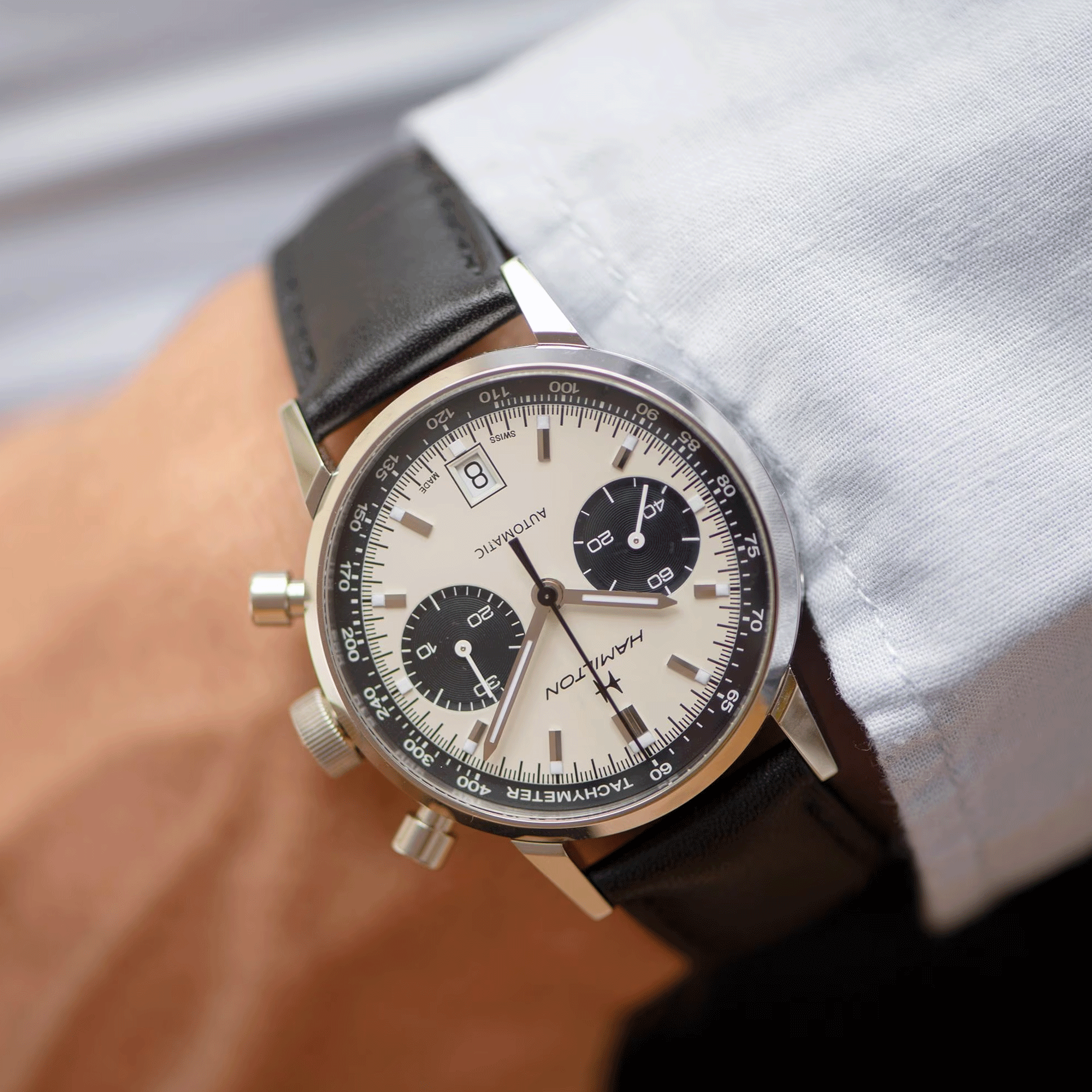 Montre Hamilton American Classic Intra-Matic cadran blanc bracelet cuir noir 40 mm H38416711