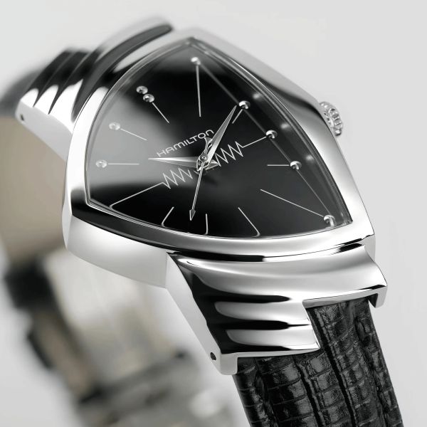 Montre Hamilton Ventura Classic L quartz cadran noir bracelet cuir de vachette façon lézard noir H24411732