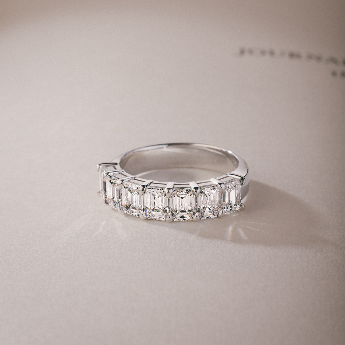 Lepage Audacieuse wedding ring in yellow gold and emerald cut diamonds