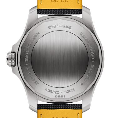 Montre Breitling Avenger GMT automatique cadran noir bracelet cuir noir 44 mm A32320101B1X1