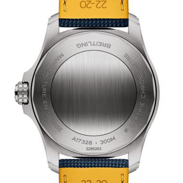 Montre Breitling Avenger automatique cadran bleu bracelet cuir bleu 42 mm A17328101C1X1