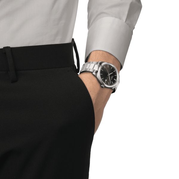 Montre Tissot T-Classic PR 100 quartz cadran vert bracelet acier 40 mm T150.410.11.091.00