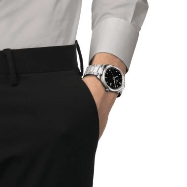 Montre Tissot T-Classic PR 100 quartz cadran noir bracelet acier 40 mm T150.410.11.051.00