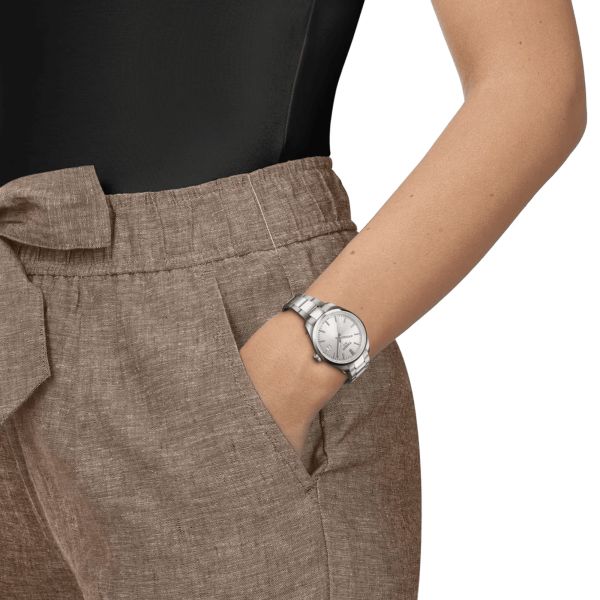 Montre Tissot T-Classic PR 100 quartz cadran argent bracelet acier 34 mm T150.210.11.031.00