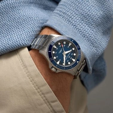 Hamilton Khaki Navy Scuba automatic watch blue dial steel bracelet 43 mm