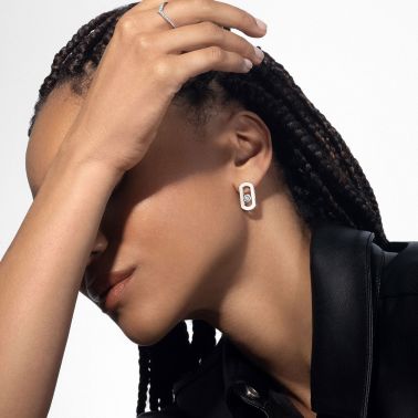 Boucles d'oreilles Messika So Move Pavé en or blanc et diamant