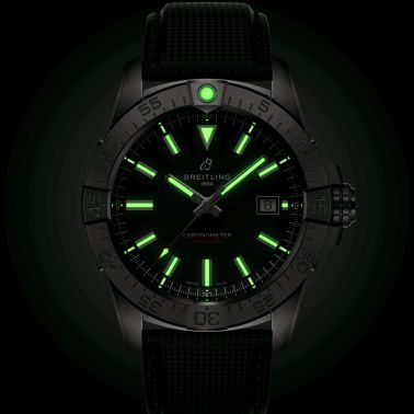 Montre Breitling Avenger automatique cadran vert bracelet cuir vert 42 mm A17328101L1X1