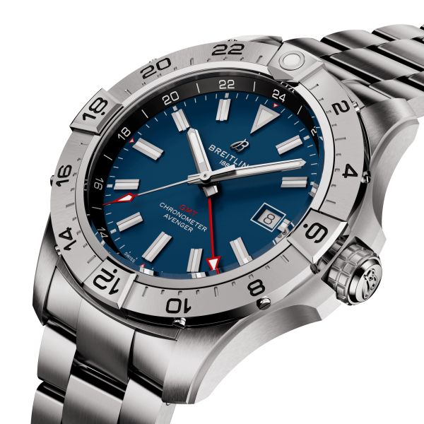 Montre Breitling Avenger GMT automatique cadran bleu bracelet acier 44 mm A32320101C1A1