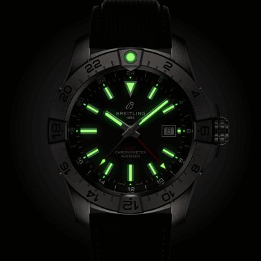 Montre Breitling Avenger GMT automatique cadran noir bracelet cuir noir 44 mm A32320101B1X1