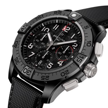 Montre Breitling Avenger B01 Chronograph Night Mission automatique cadran carbone bracelet cuir noir 44 mm SB0147101B1X1