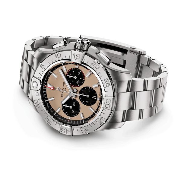 Montre Breitling Avenger B01 Chronograph automatique cadran sable bracelet acier 44 mm AB0147101A1A1