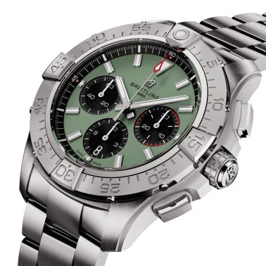 Montre Breitling Avenger B01 Chronograph automatique cadran vert bracelet acier 44 mm AB0147101L1A1