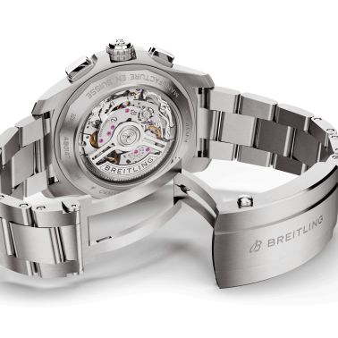 Montre Breitling Avenger B01 Chronograph automatique cadran vert bracelet acier 44 mm AB0147101L1A1