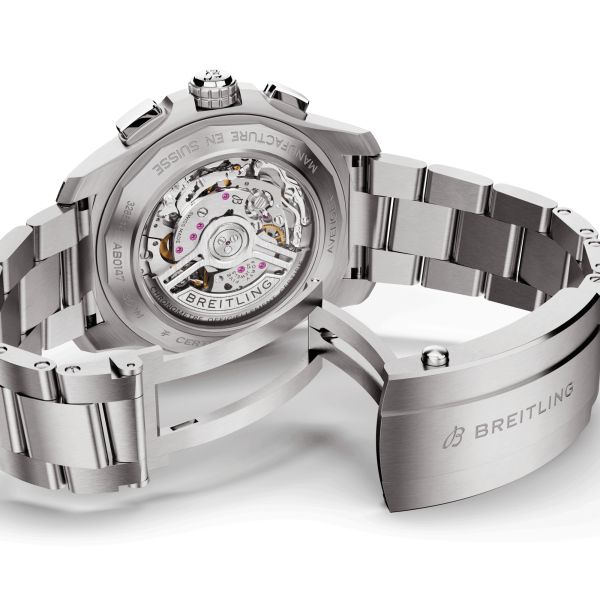 Montre Breitling Avenger B01 Chronograph automatique cadran vert bracelet acier 44 mm AB0147101L1A1