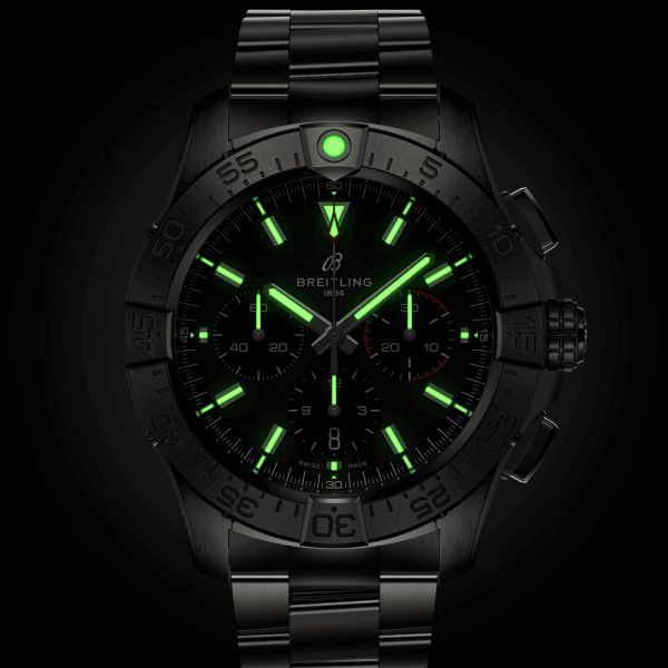 Montre Breitling Avenger B01 Chronograph automatique cadran noir bracelet acier 44 mm AB0147101B1A1