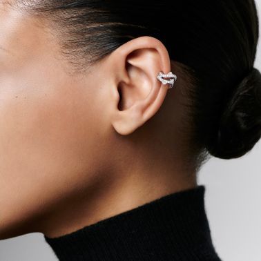 Dior Bois de Rose earring in white gold and diamonds paved