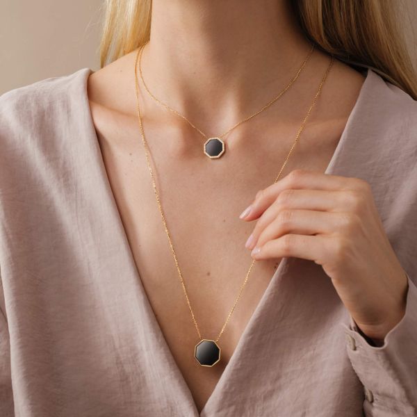 Octo long necklace in yellow gold and onyx Lepage