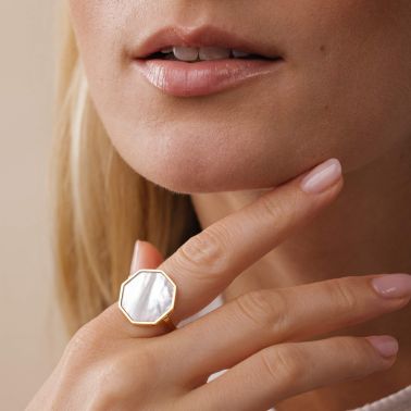 Lepage Octo ring in yellow gold and white mother of pearl
