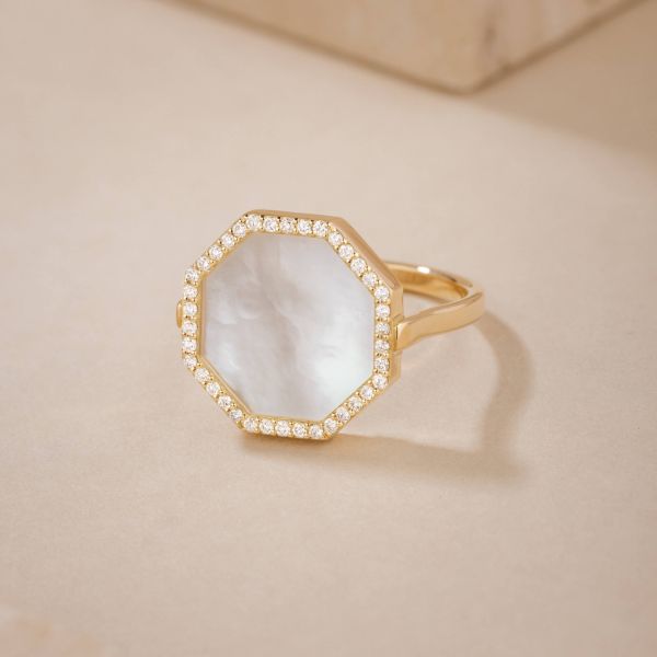 Bague Lepage Octo en or jaune, nacre blanche et diamants