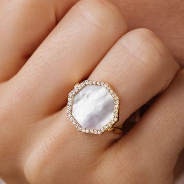 Lepage Octo ring in yellow gold, white mother of pearl and diamonds