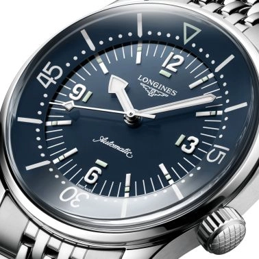 Montre Longines Legend Diver automatique cadran bleu bracelet acier 39 mm L3.764.4.90.6