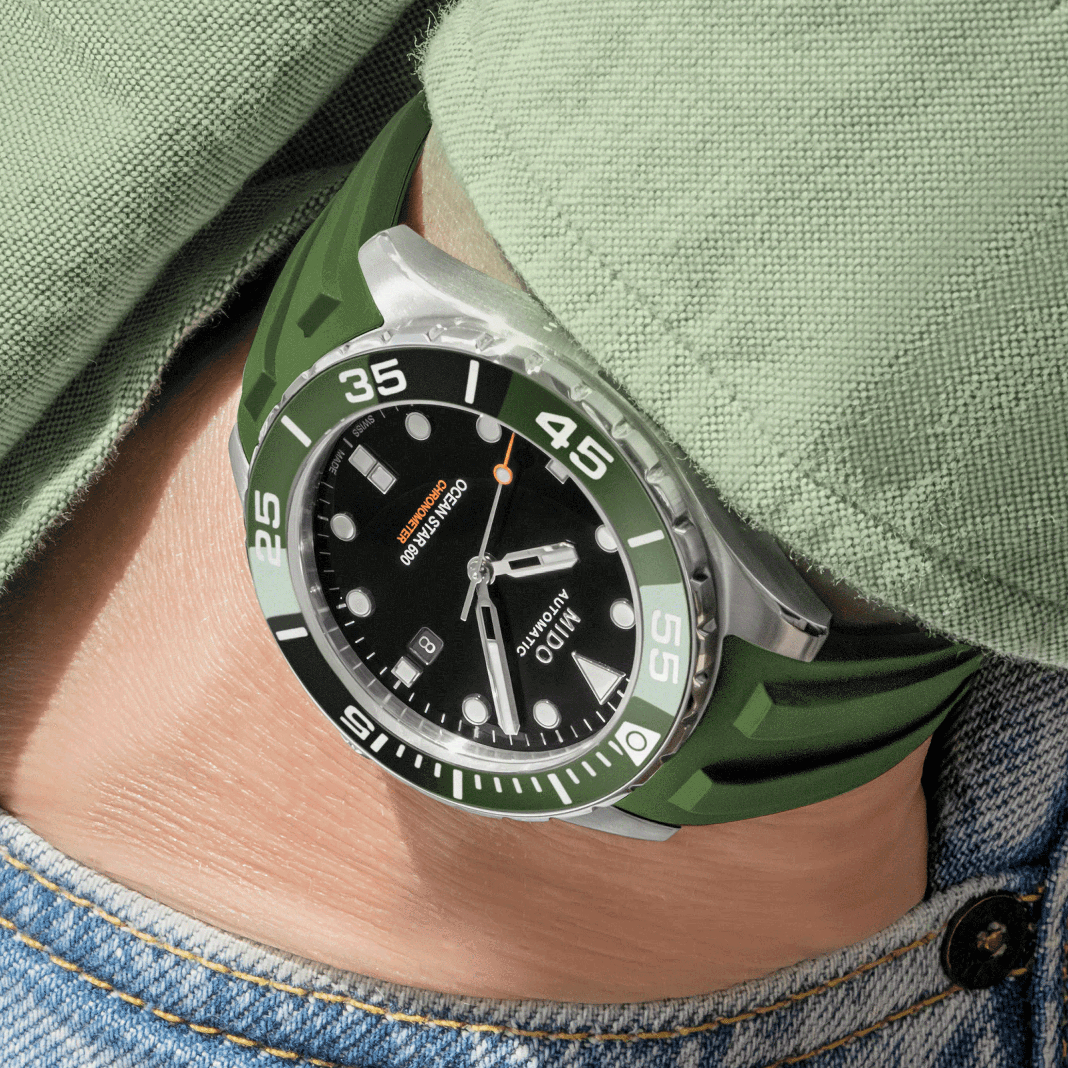 Montre Mido Ocean Star 600 Chronometer COSC automatique lunette verte cadran noir bracelet acier 43,5 mm M026.608.11.051.01