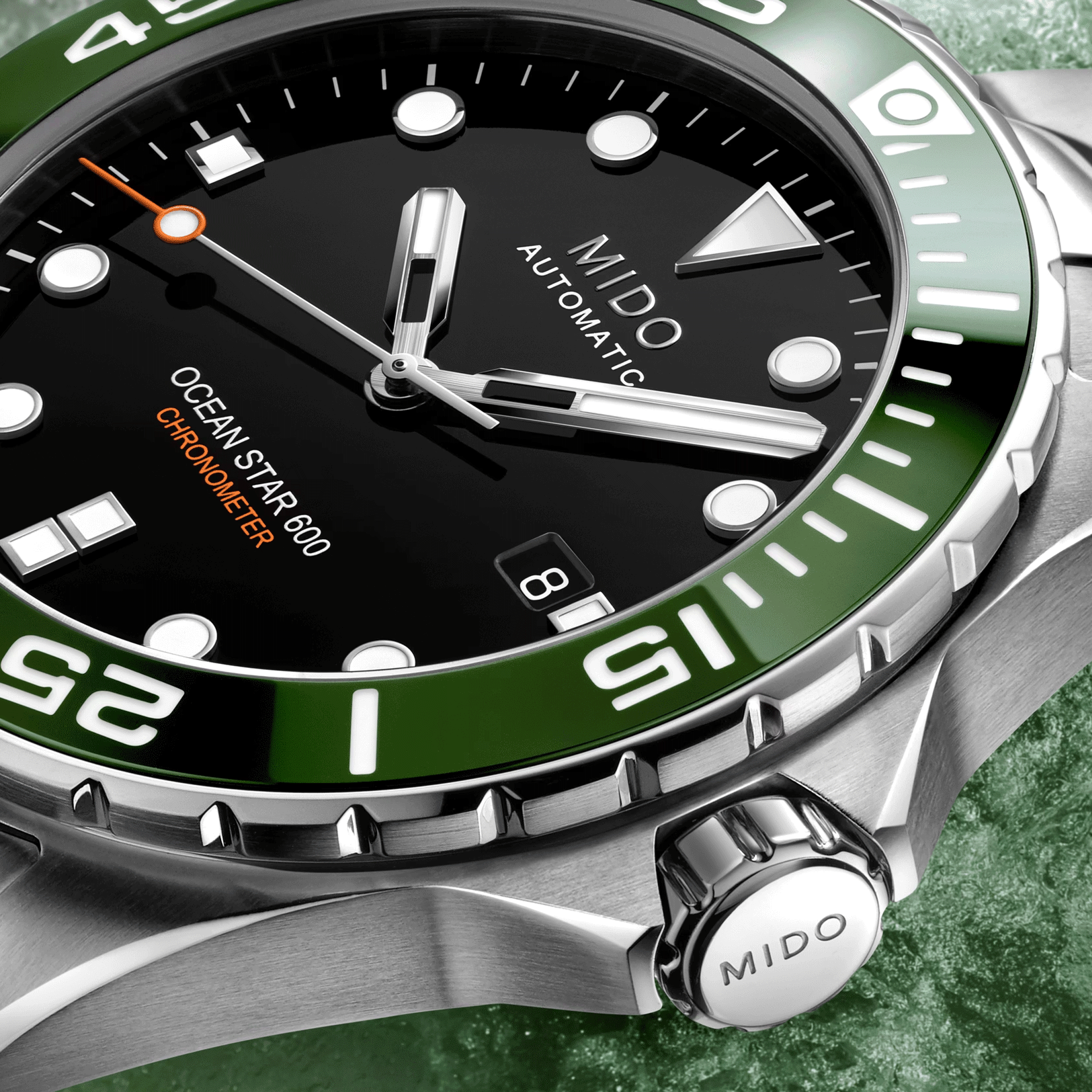 Montre Mido Ocean Star 600 Chronometer COSC automatique lunette verte cadran noir bracelet acier 43,5 mm M026.608.11.051.01