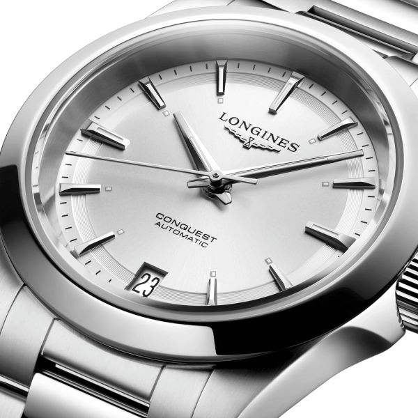 Montre Longines Conquest 2023 automatique cadran argenté bracelet acier 34 mm L3.430.4.72.6
