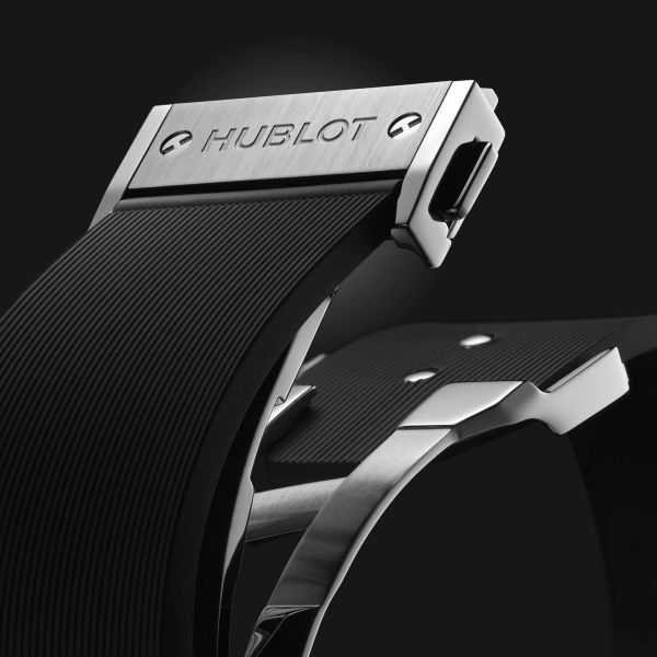 Montre Hublot Classic Fusion Chronograph Titanium automatique cadran noir bracelet caoutchouc noir 45 mm 521.NX.1171.RX