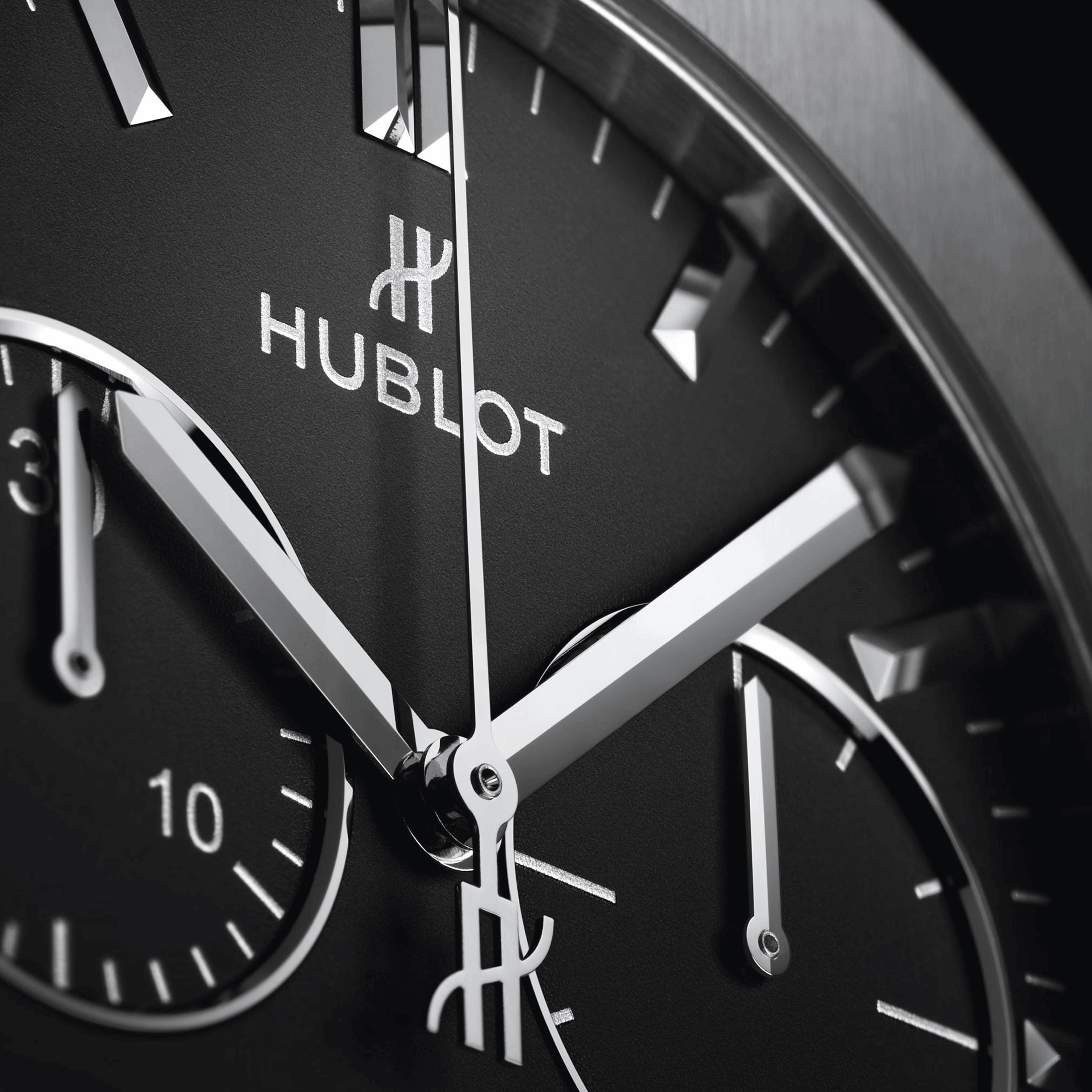 Hublot Classic Fusion Chronograph Titanium automatic watch black dial black rubber strap 45 mm