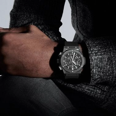 Montre Hublot Classic Fusion Aerofusion Black Magic automatique cadran squelette bracelet caoutchouc noir 45 mm 525.CM.0170.RX