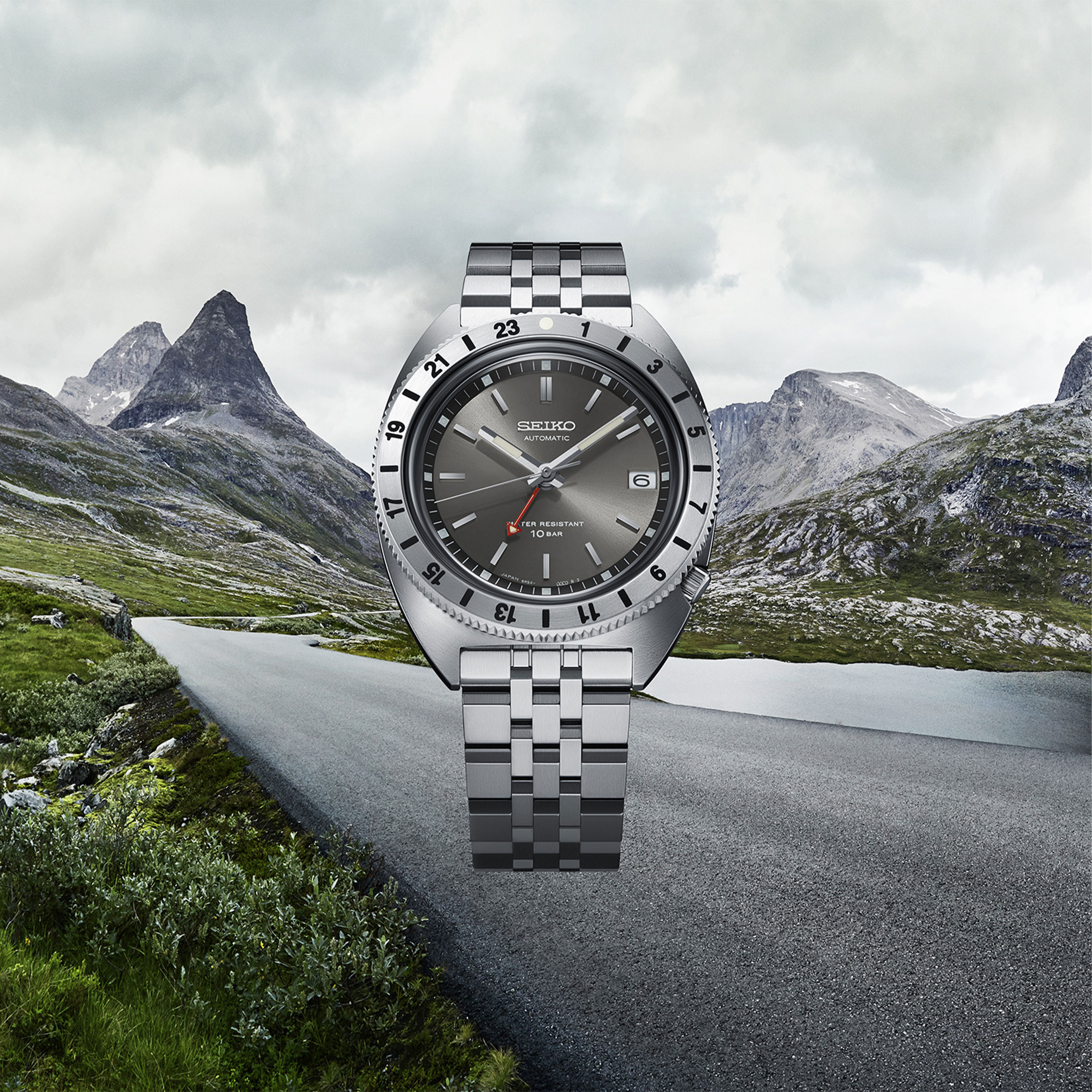 Montre Seiko Prospex "Navigator Timer" Land Series GMT automatique cadran gris bracelet acier 38,5 mm