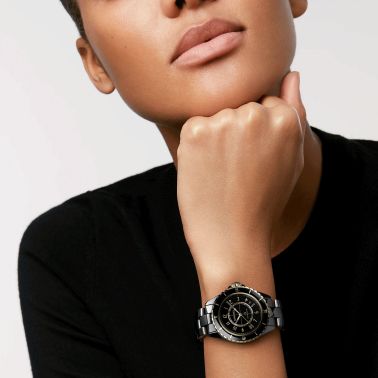 Montre CHANEL J12 Calibre 12.1 Or Jaune automatique cadran noir bracelet céramique haute résistance noire 38 mm H9541