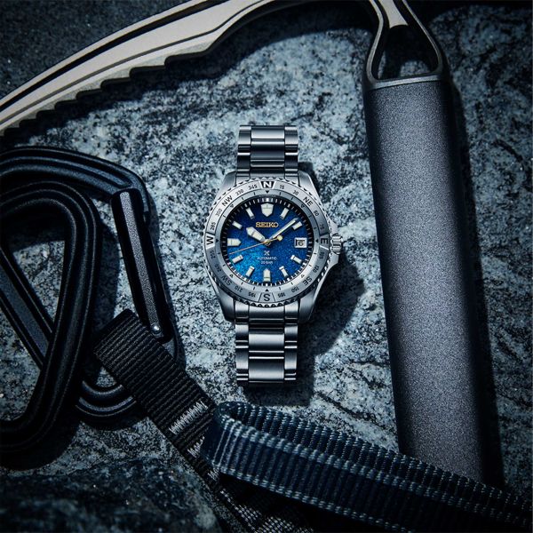 Montre Seiko Prospex Landmaster 30ème anniversaire automatique cadran bleu bracelet titane 44 mm